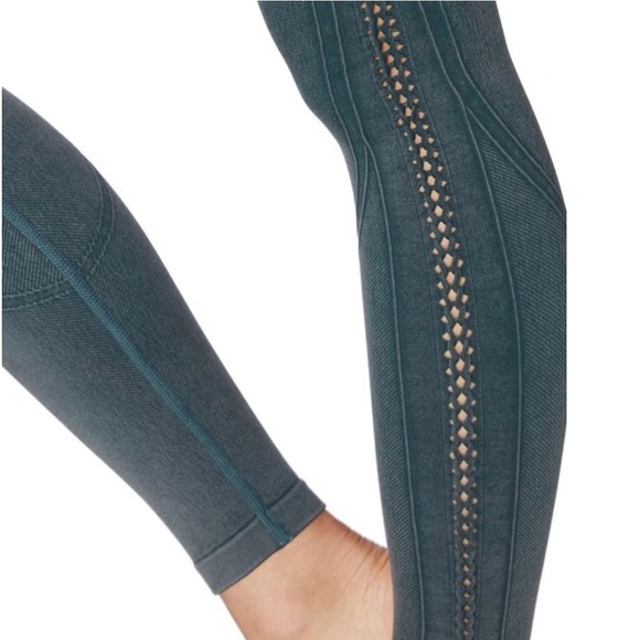 Betsy Johnson Braided Twill Seamless High Rise Ankle Leggings, Size XS, NWOT - Picture 4 of 8